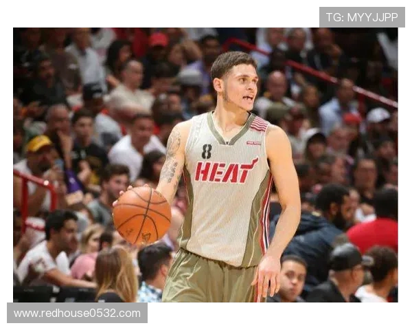 拉拉维亚盛赞里夫斯强硬表现多样得分手段与造犯规能力俱佳